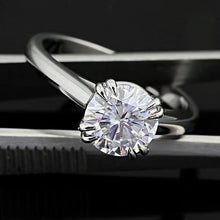 将图片加载到图库查看器，18K White Gold 2CT Round Moissanite Ring