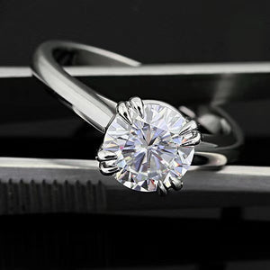 18K White Gold 2CT Round Moissanite Ring