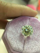 将图片加载到图库查看器，10mm Cushion Cut Yellow Loose Moissanite